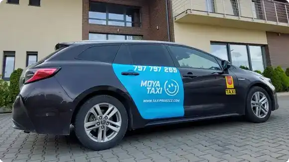 moya-taxi-black-car-from-side